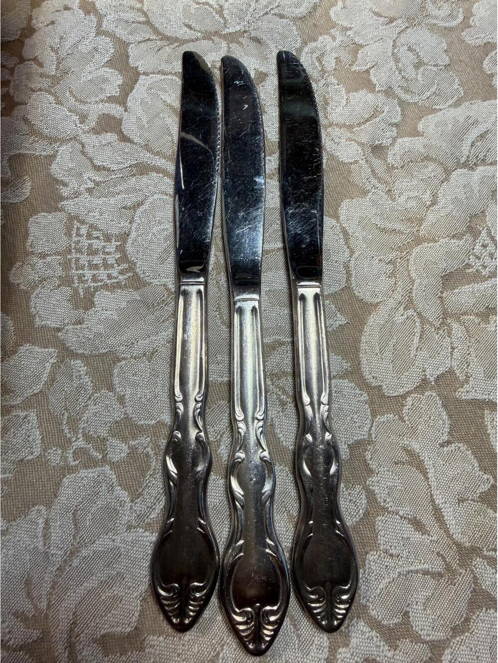 VTG Set of 3 Ornate Silver Tone Dinner Knives